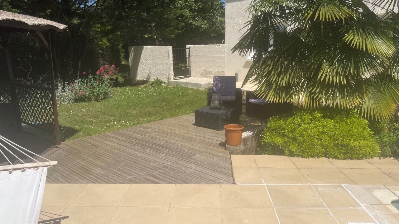 Photo of Patio Balcony in Sorges-et-Ligueux-en-Perigord