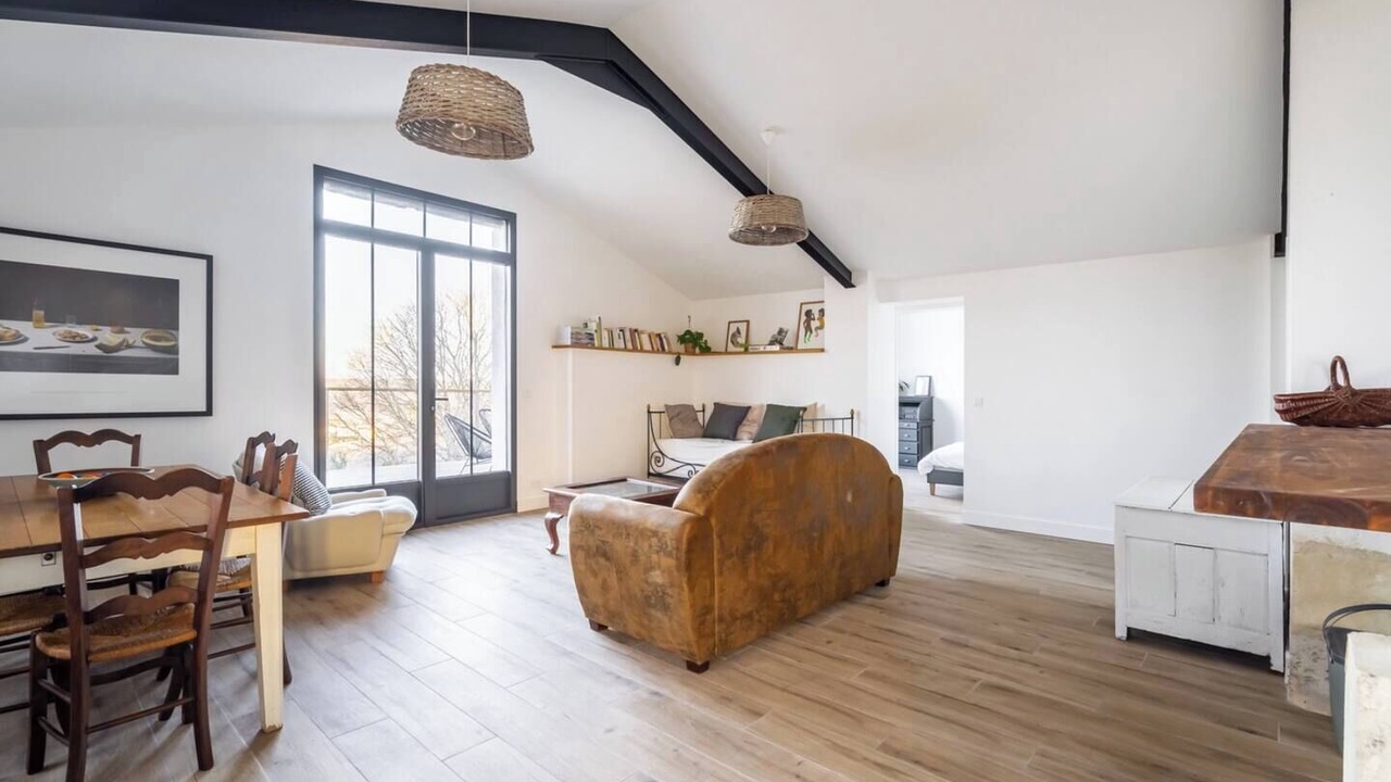 Photo of Livingroom in Saint-Genes-de-Castillon