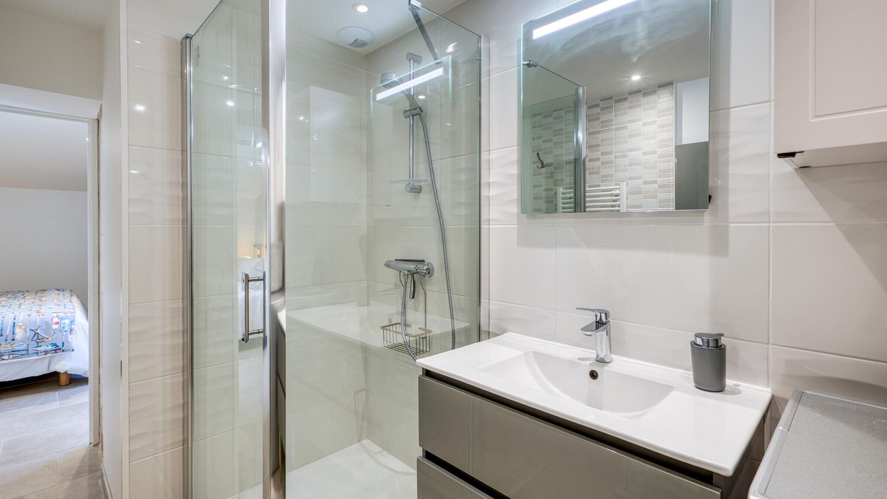 Photo of Bathroom in Saujon