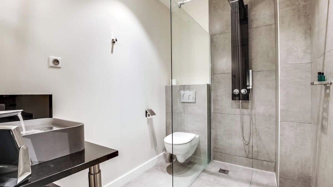 Photo of Bathroom in Bordeaux City Centre