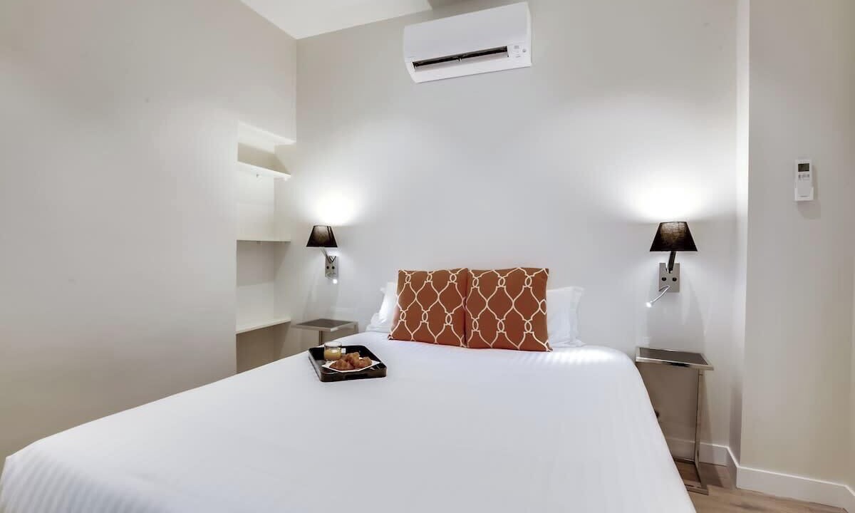 Photo of Bedroom in Bordeaux City Centre