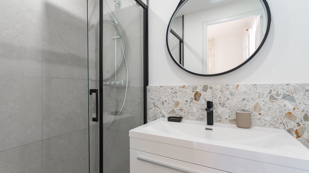 Photo of Bathroom in Hotel de Ville - Quinconces