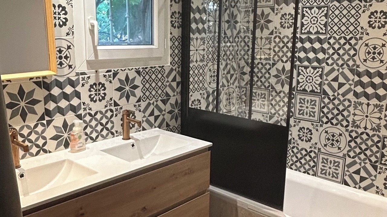 Photo of Bathroom in Morieres-les-Avignon