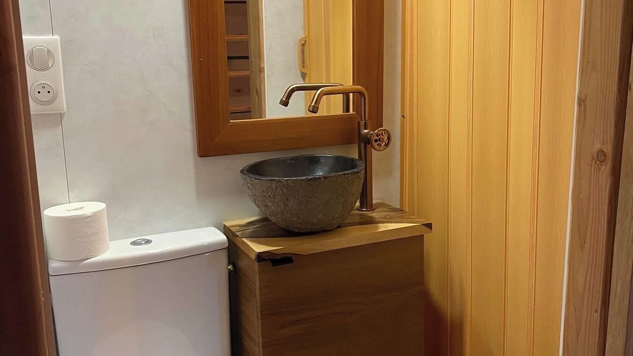 Photo of Bathroom in Coulaures