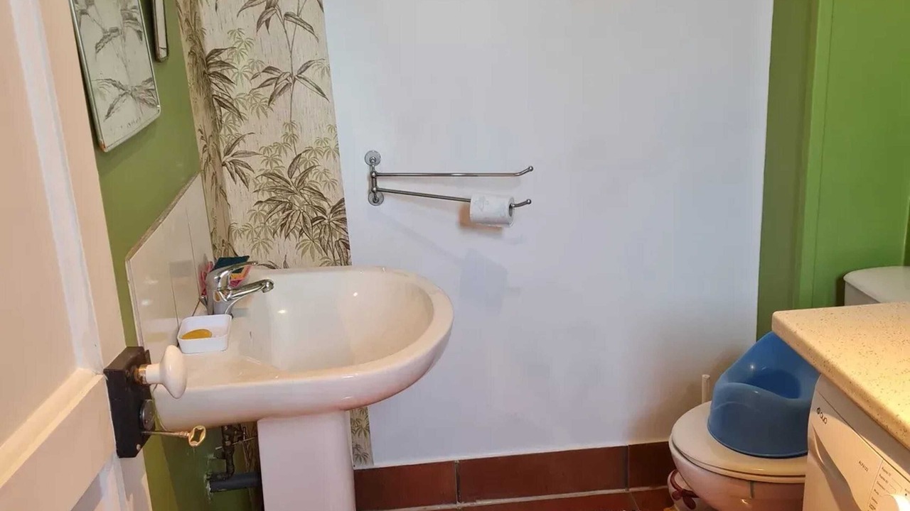 Photo of Bathroom in Pleuville