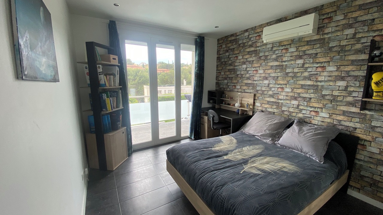 Photo of Bedroom in Carnoux-en-Provence