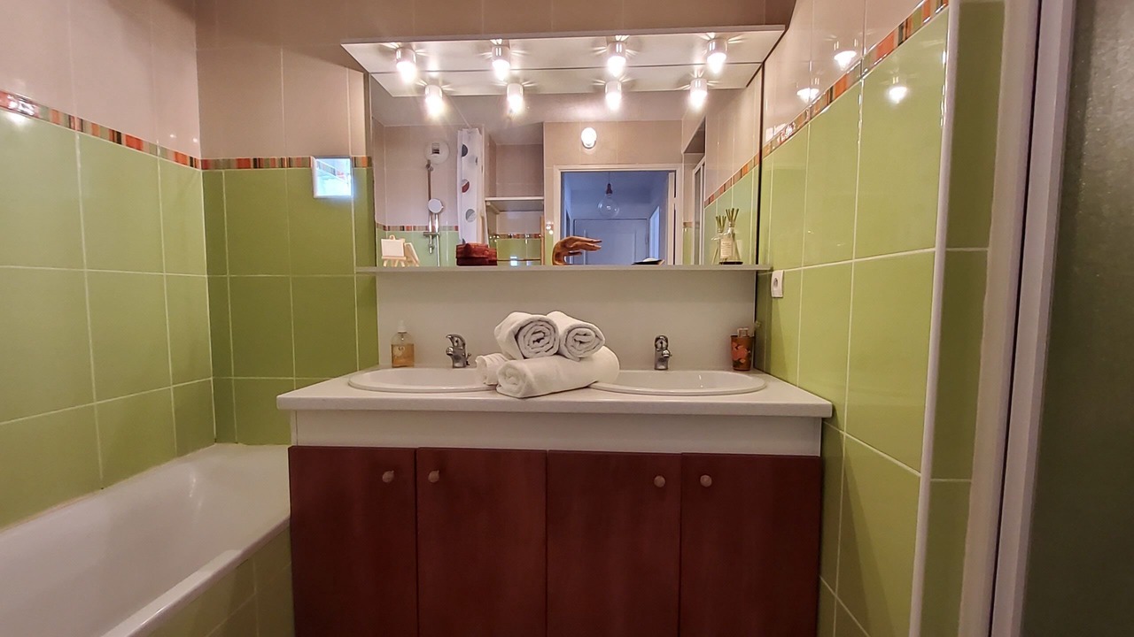 Photo of Bathroom in Gujan-Mestras