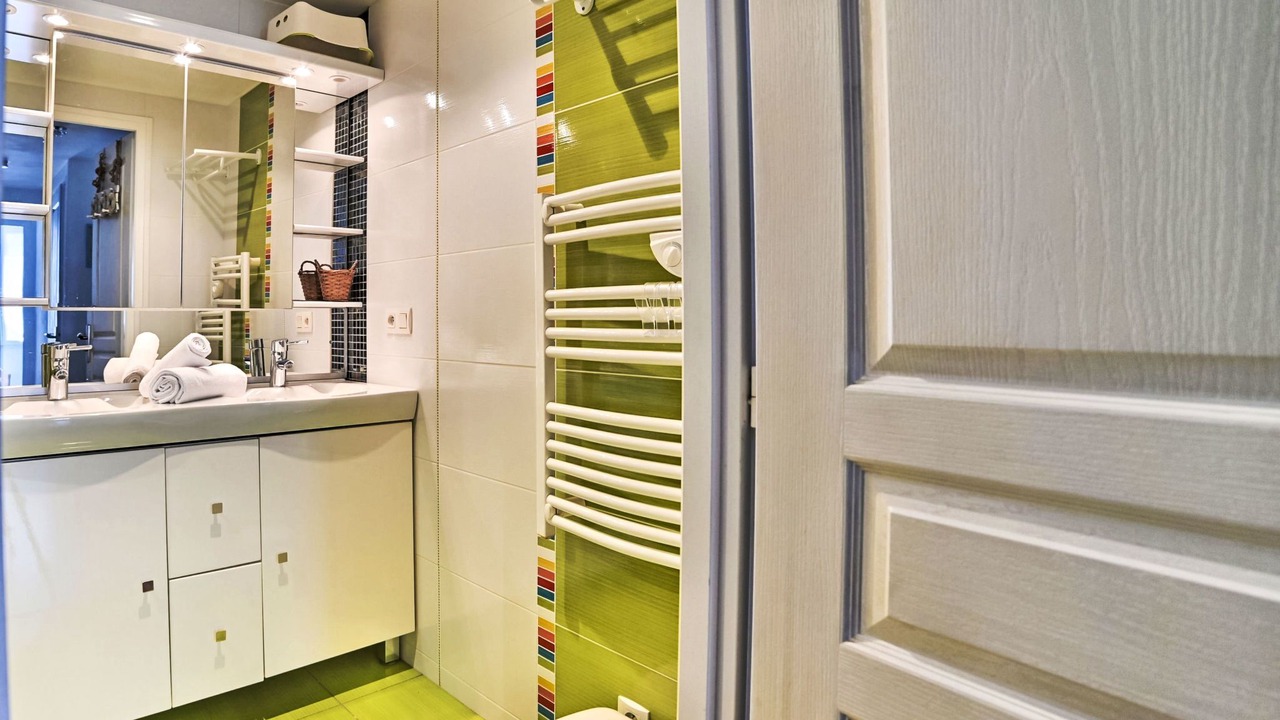 Photo of Bathroom in Domino