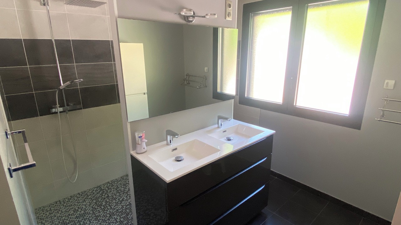 Photo of Bathroom in Le Pian-Medoc
