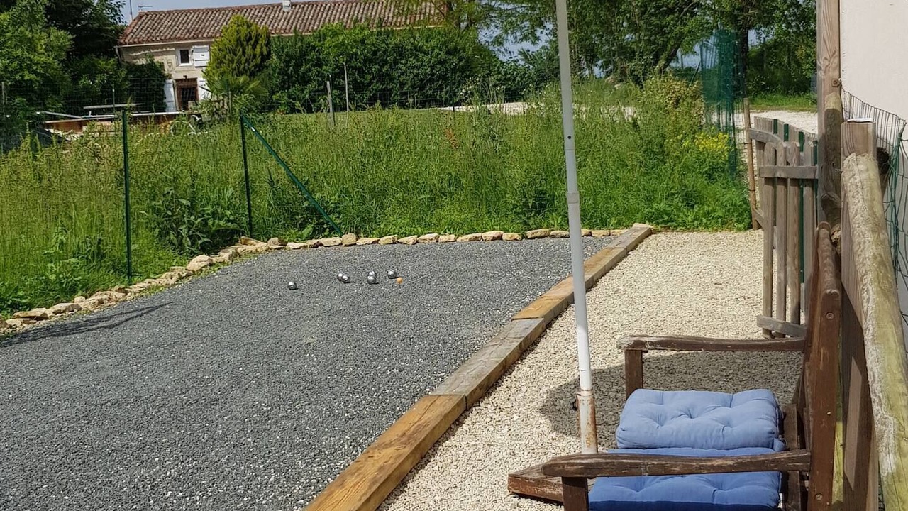 Photo of Outdoor in Genouille