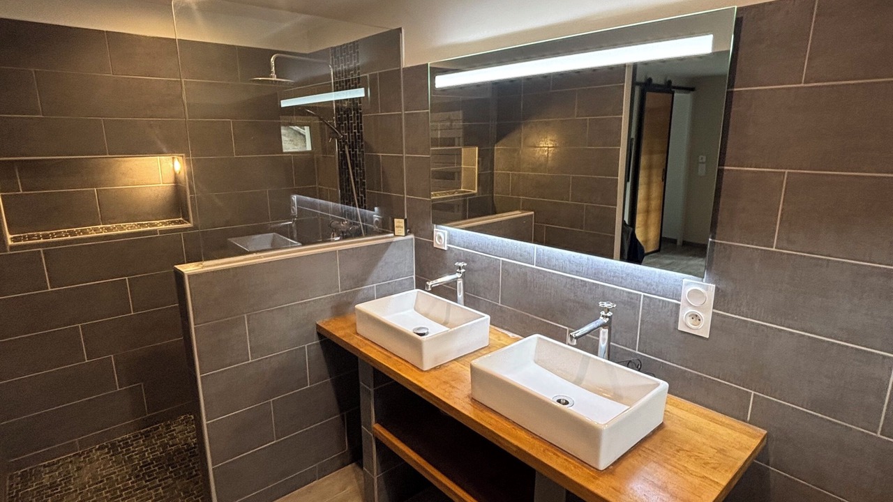 Photo of Bathroom in Crestet