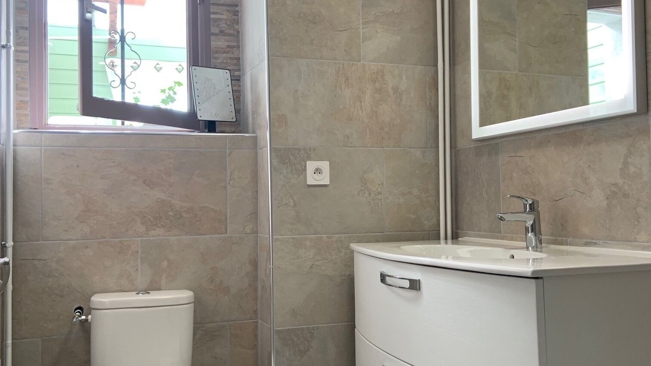 Photo of Bathroom in Saint-Hippolyte