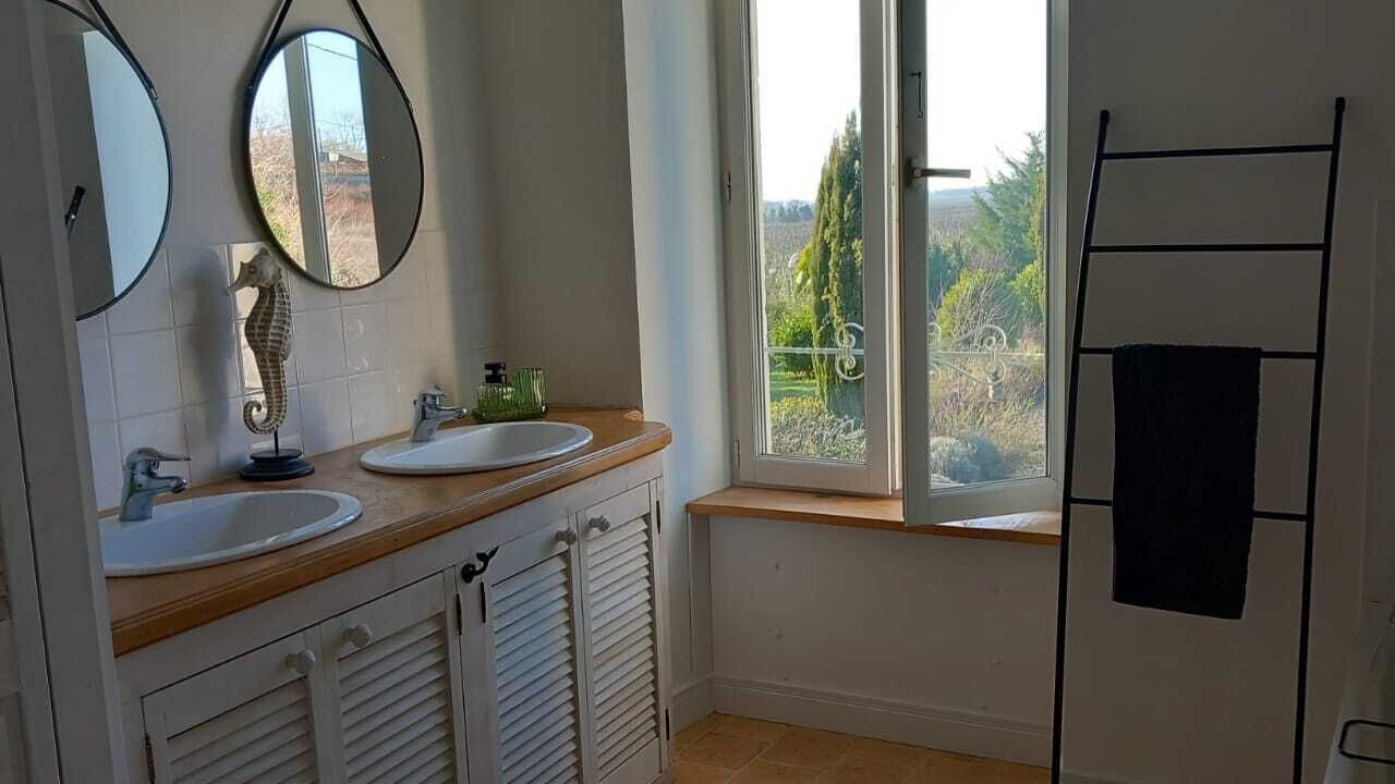 Photo of Bathroom in Macqueville