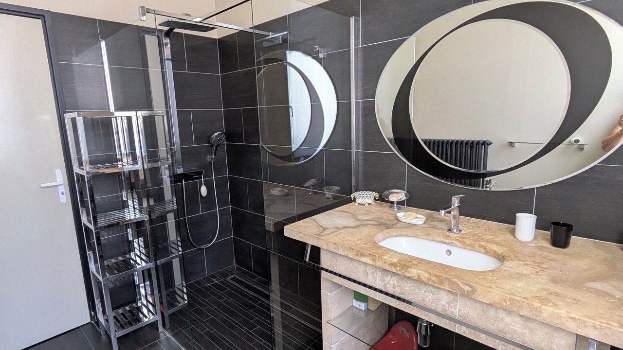 Photo of Bathroom in Port District