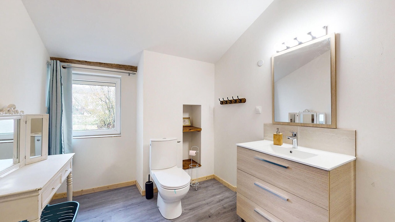 Photo of Bathroom in Doux