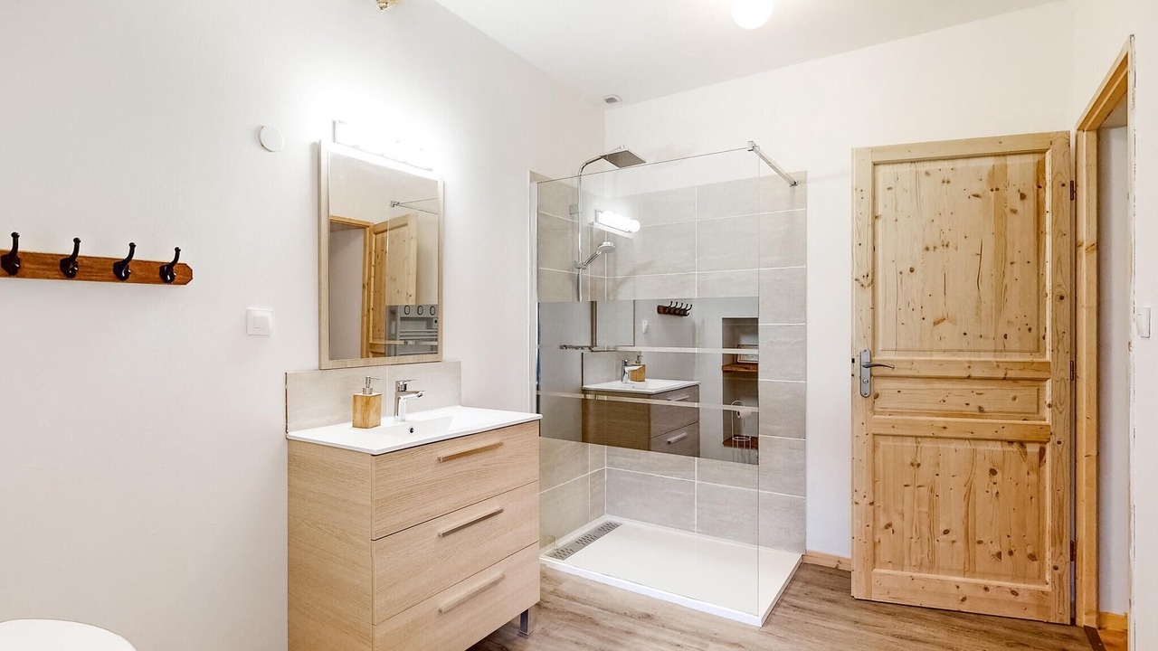 Photo of Bathroom in Doux