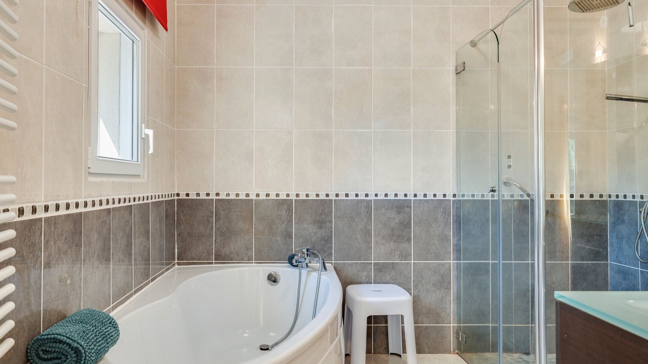 Photo of Bathroom in Saint-Andre-de-Cubzac