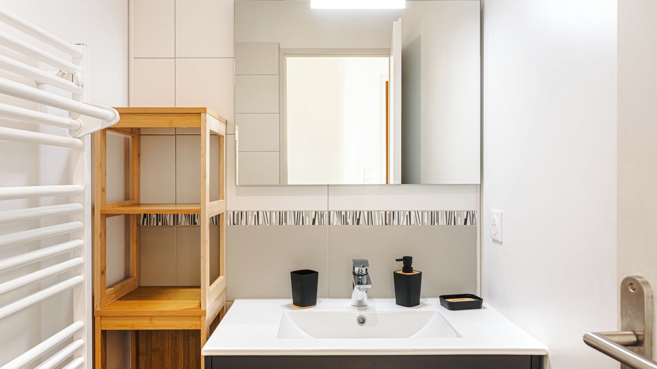 Photo of Bathroom in Domino