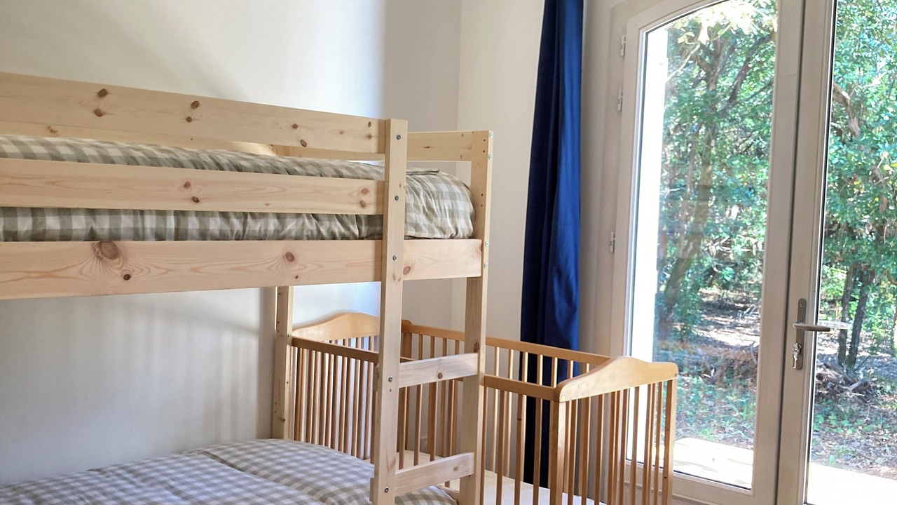 Photo of Bedroom in Lanton