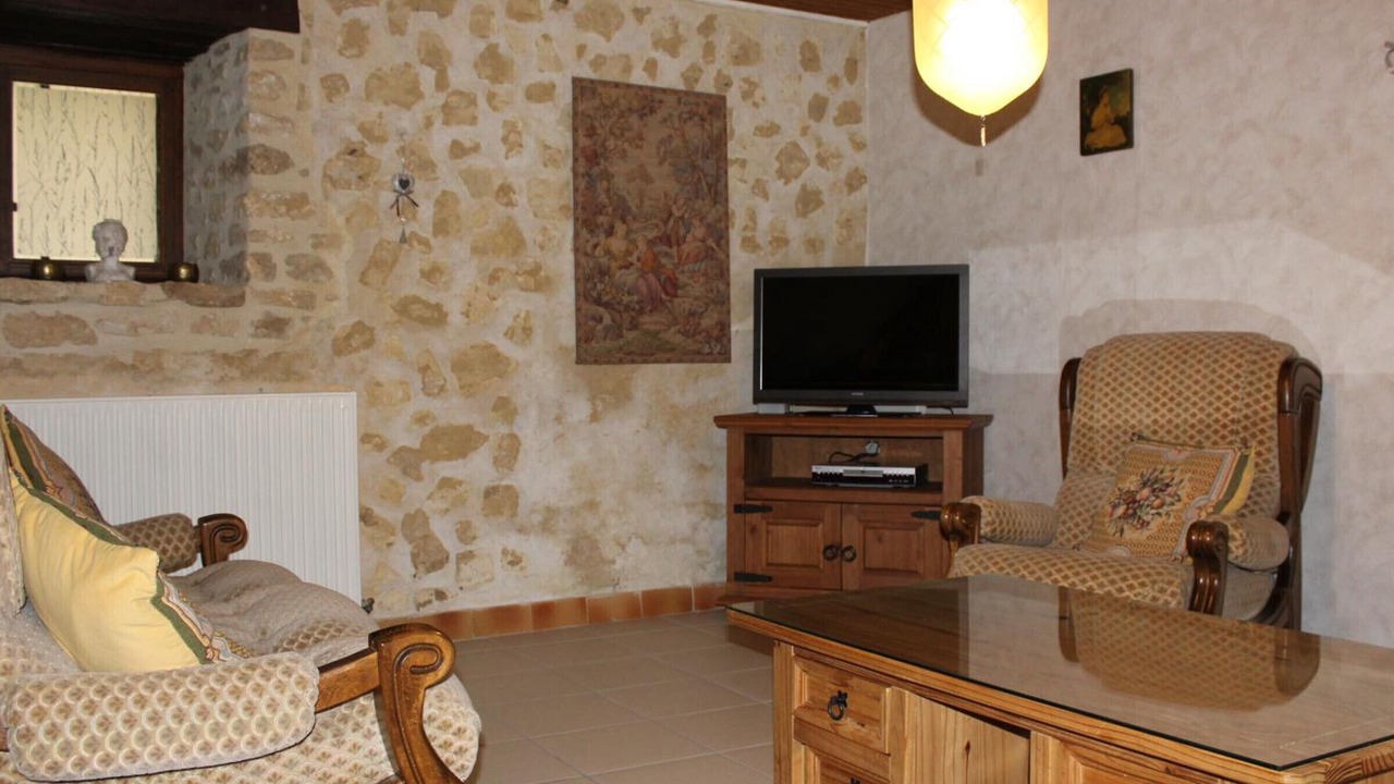 Photo of Livingroom in Saint-Julien-de-Lampon