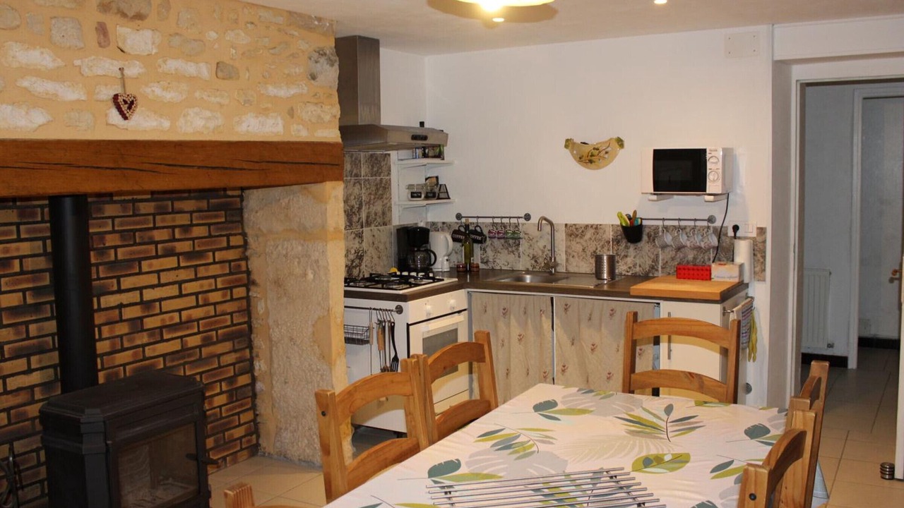 Photo of Kitchen in Saint-Julien-de-Lampon