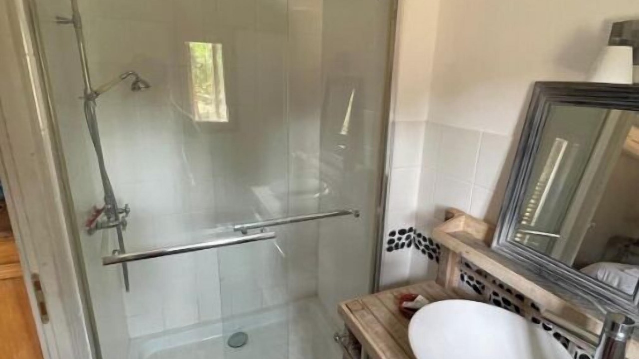 Photo of Bathroom in Uzeste