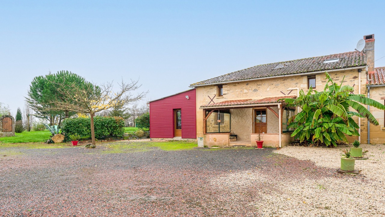 Photo of Outdoor in Cersay