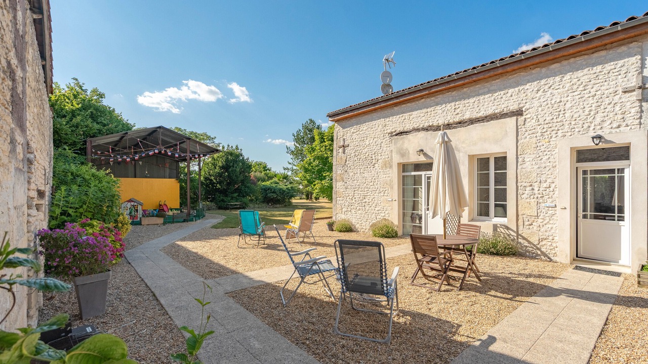 Photo of Outdoor in Saint-Seurin-de-Palenne