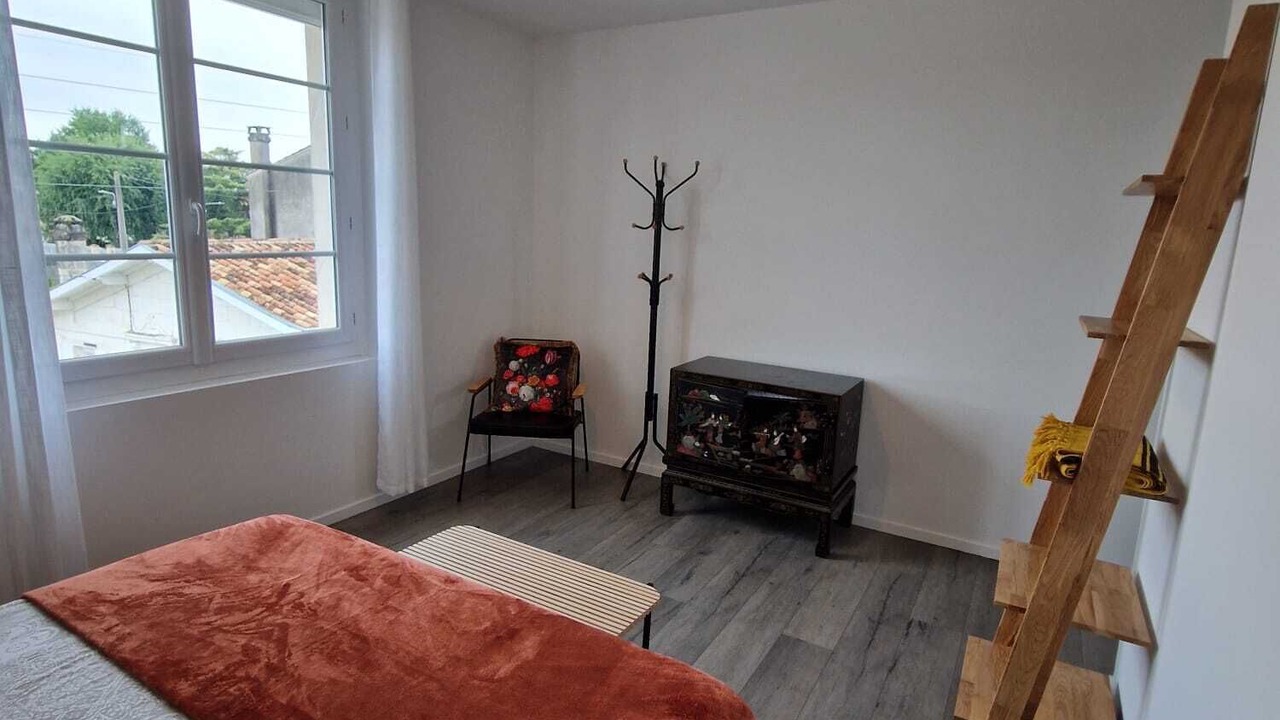 Photo of Bedroom in Libourne