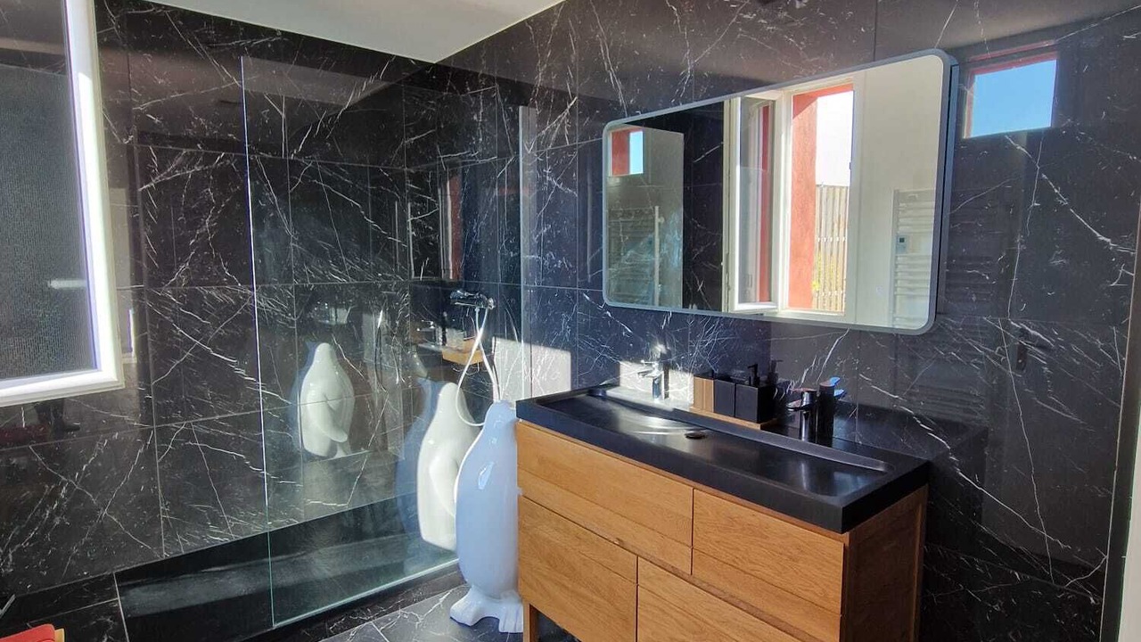 Photo of Bathroom in Libourne