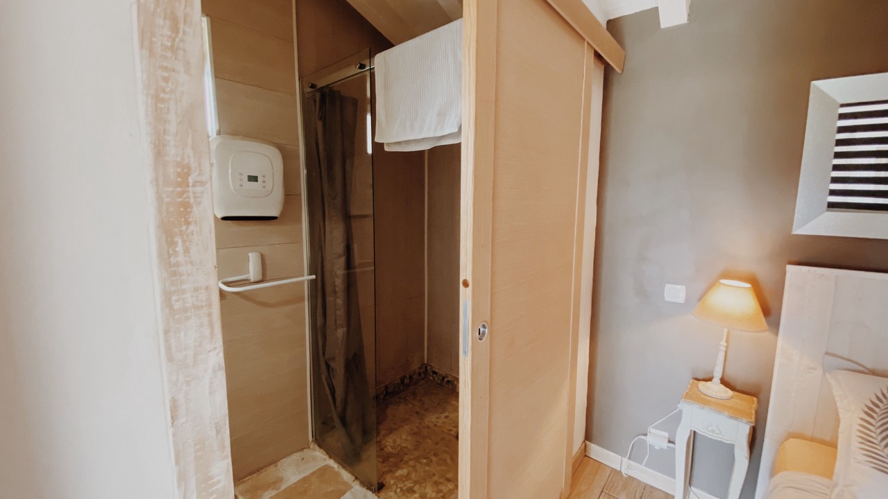 Photo of Bathroom in Prisse-la-Charriere
