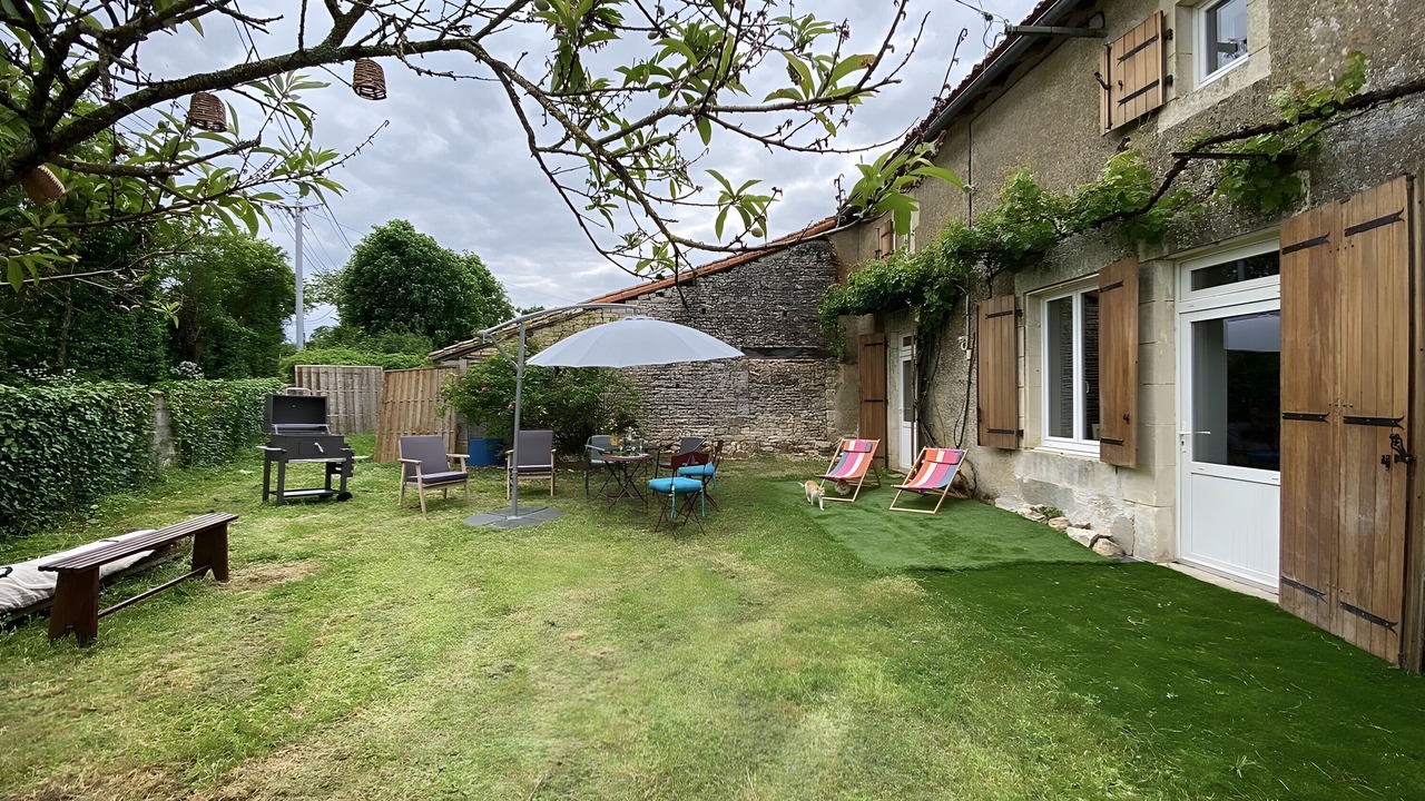 Photo of Patio Balcony in Blanzay