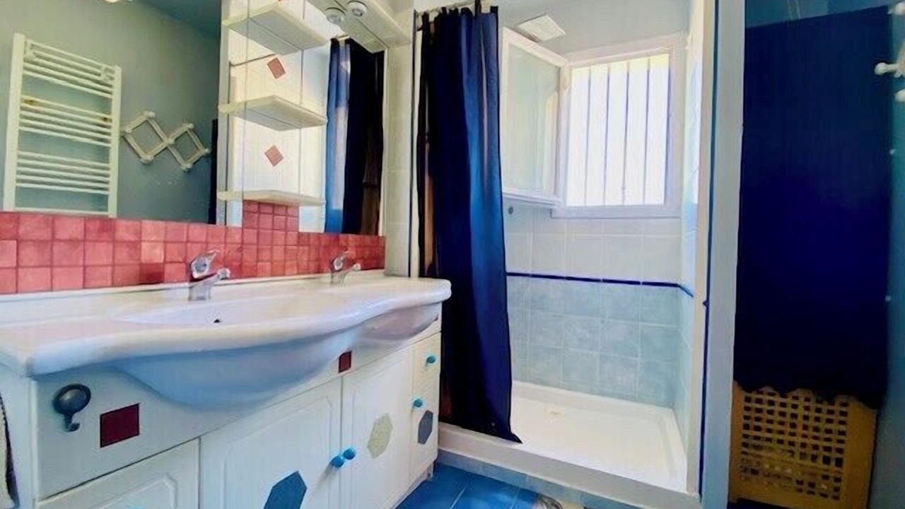 Photo of Bathroom in Saint-Xandre