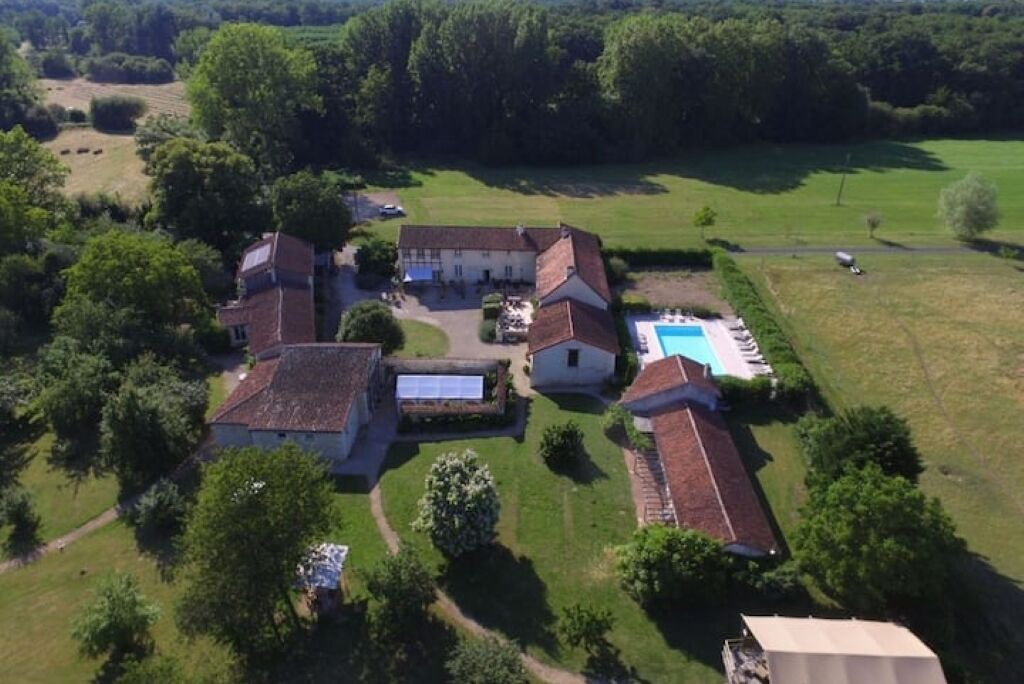 Photo of Outdoor in Saires