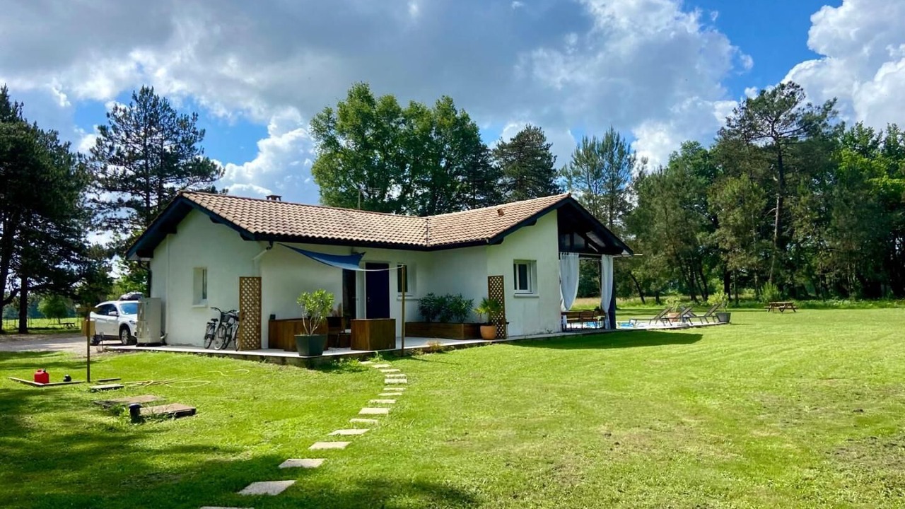 Photo of Outdoor in Came
