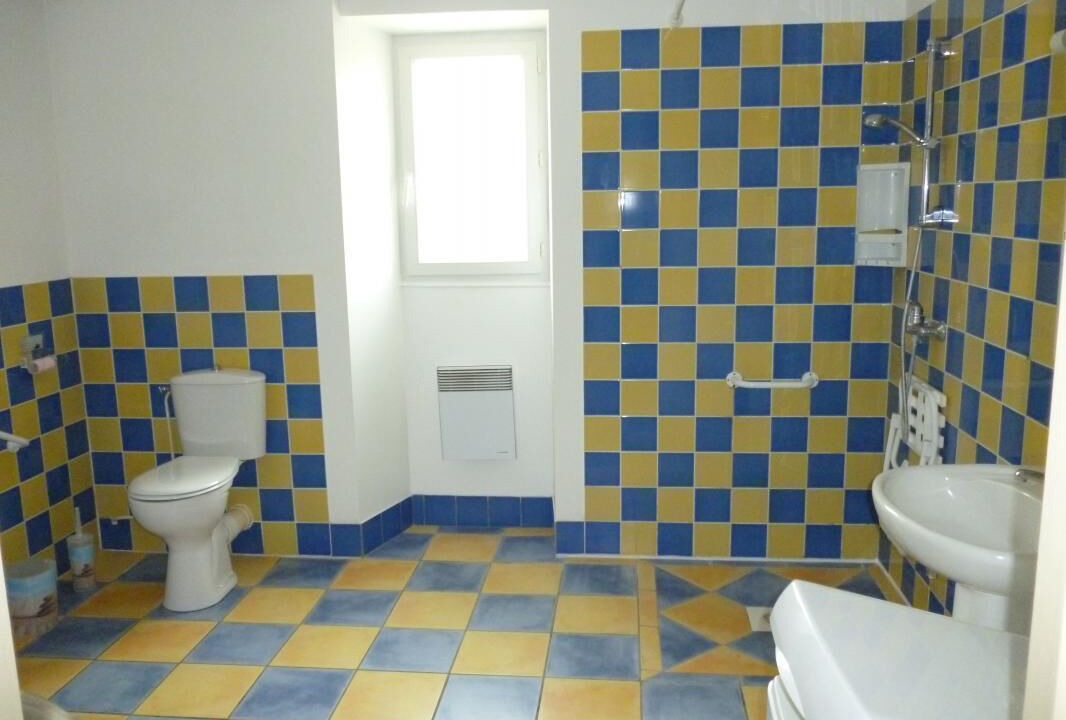 Photo of Bathroom in Cours
