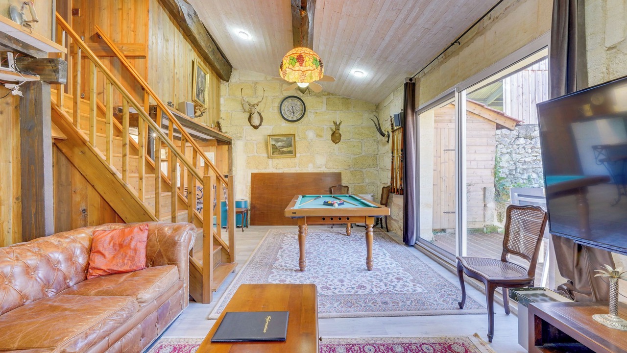 Photo of Livingroom in Pauillac