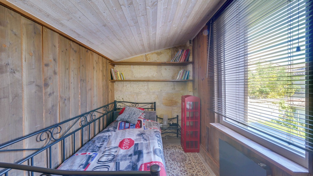 Photo of Bedroom in Pauillac