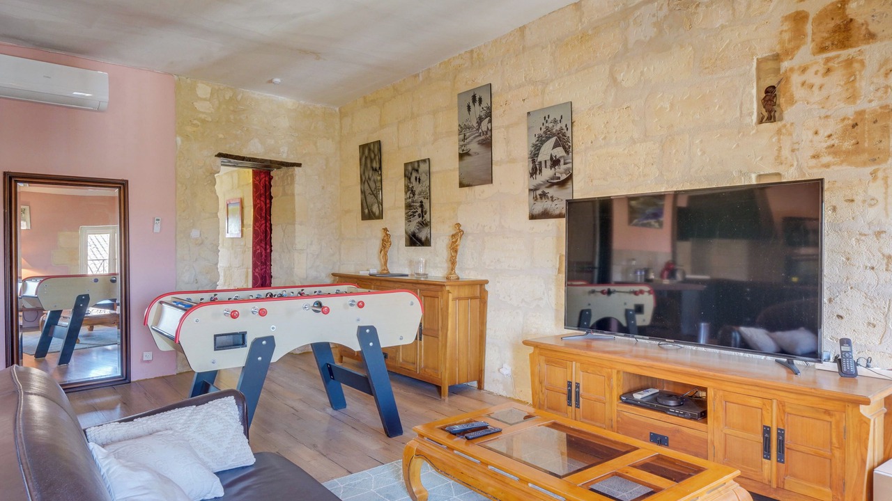 Photo of Livingroom in Pauillac