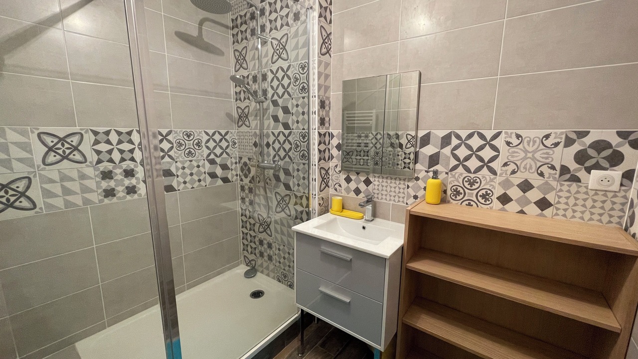 Photo of Bathroom in Ludon-Medoc