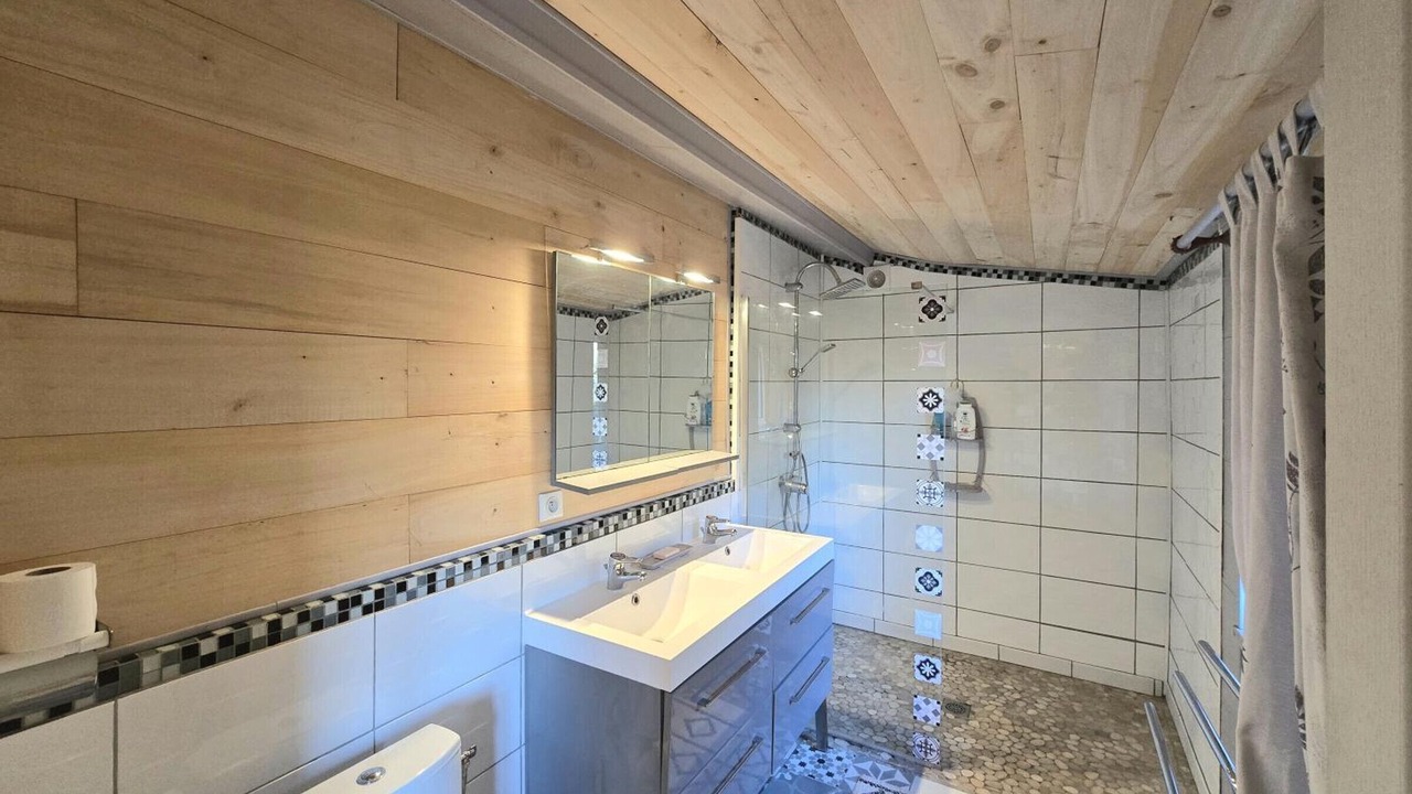 Photo of Bathroom in Saint-Chamassy