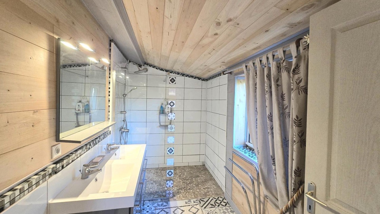 Photo of Bathroom in Saint-Chamassy