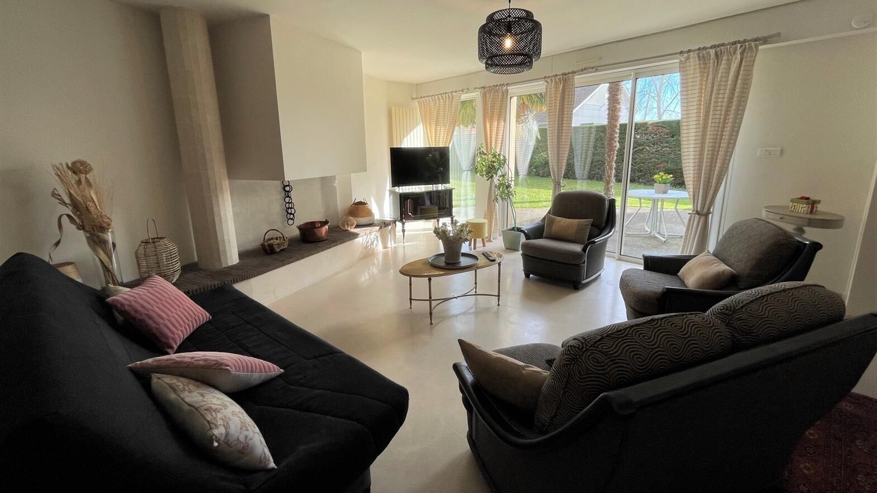 Photo of Livingroom in Uzein
