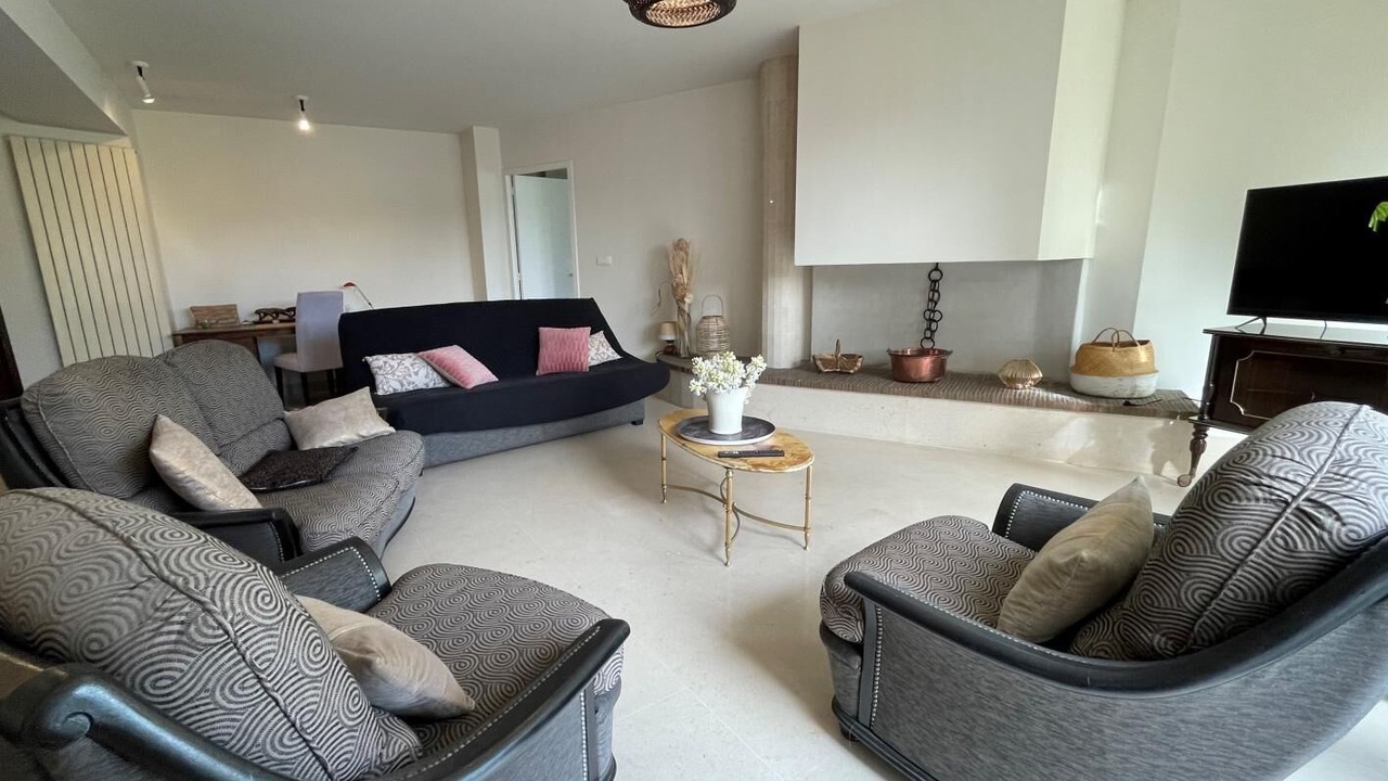 Photo of Livingroom in Uzein
