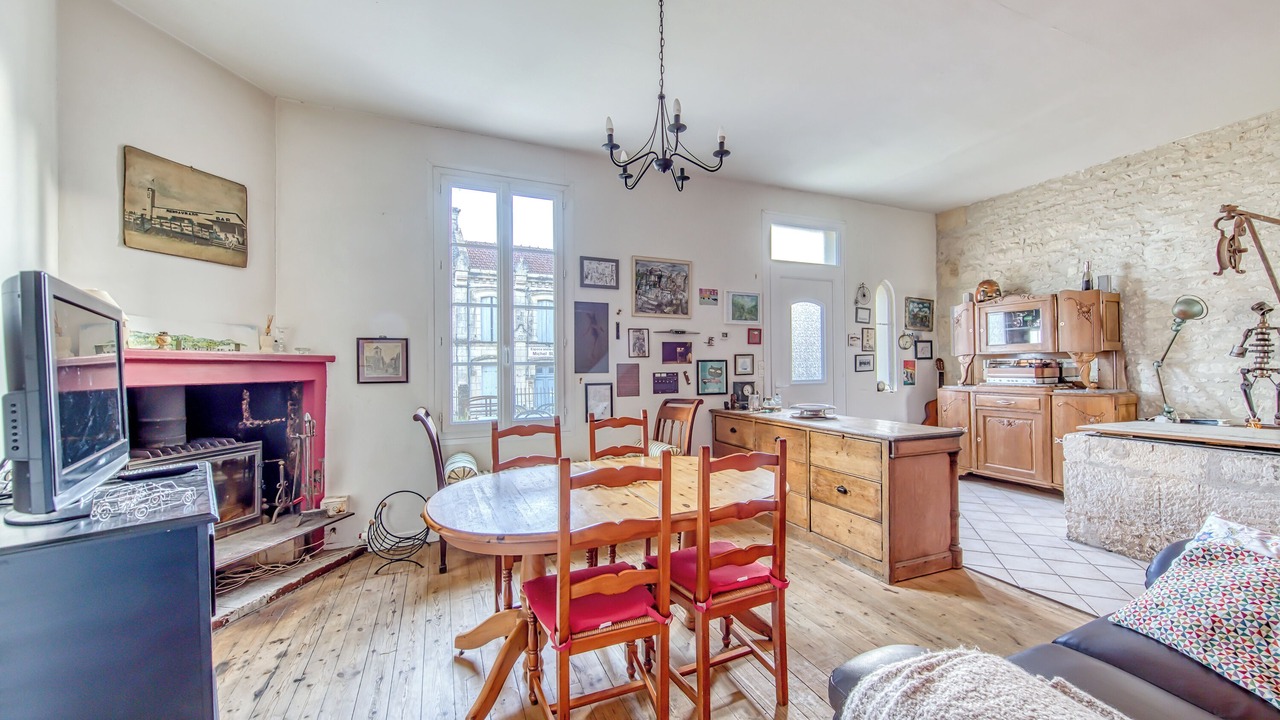 Photo of Livingroom in Mortagne-sur-Gironde