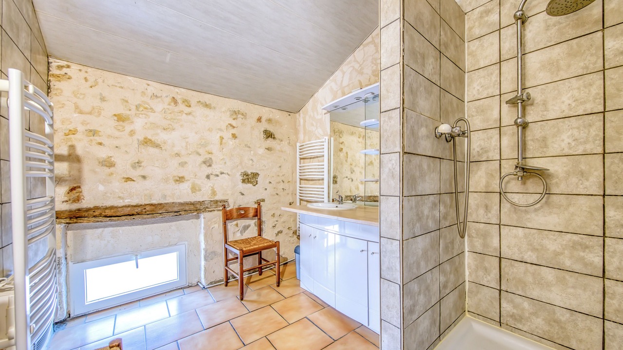Photo of Bathroom in Guizengeard