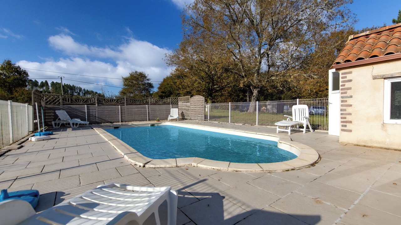 Photo of Outdoor in Guizengeard