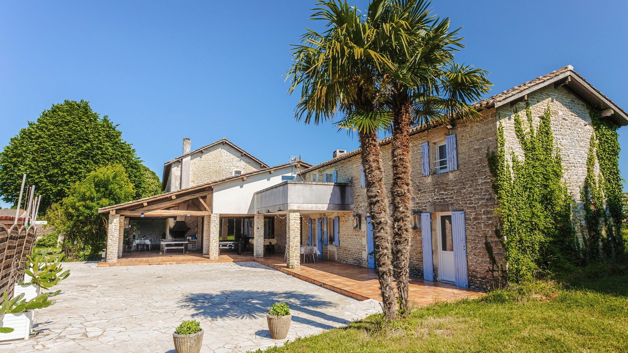 Photo of Outdoor in Genouille