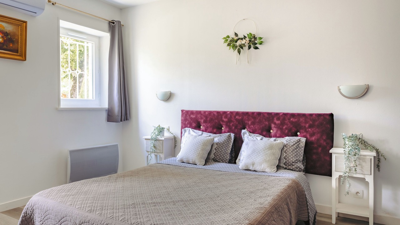 Photo of Bedroom in Genouille