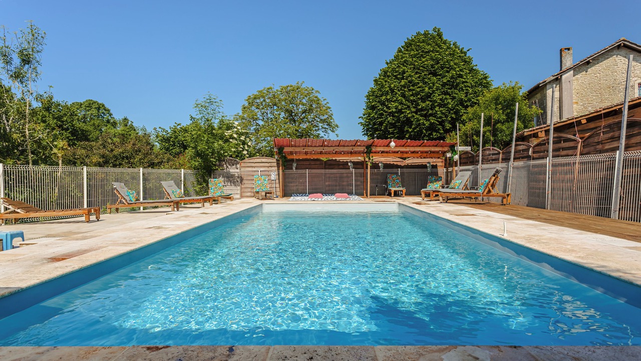 Photo of Outdoor in Genouille